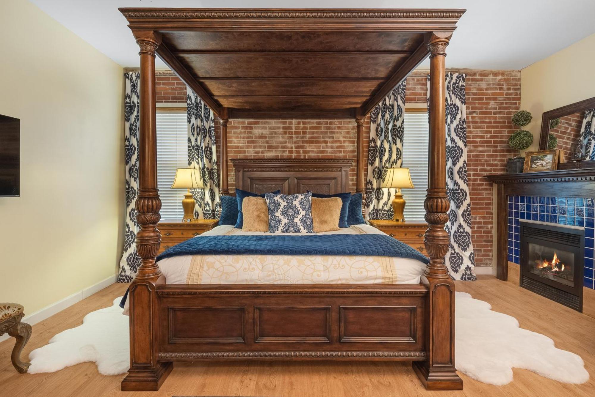 Beland Mansion-Royal Crown Suite! Форт-Смит Экстерьер фото